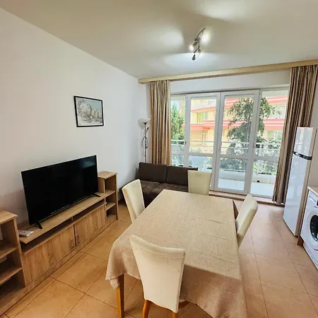 Sunny Hause 106 One Bedroom Lägenhet Slăntjev Brjag